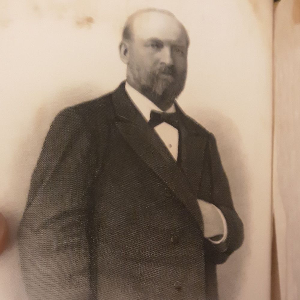 Meet your Posher, Justin